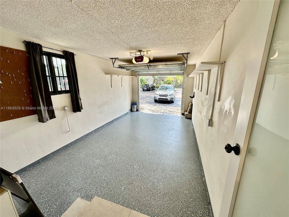 Active With Contract: $514,500 (3 beds, 2 baths, 1712 Square Feet)