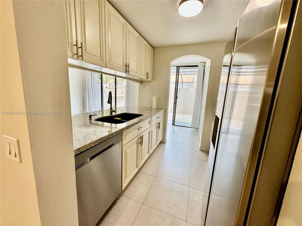 Active With Contract: $514,500 (3 beds, 2 baths, 1712 Square Feet)