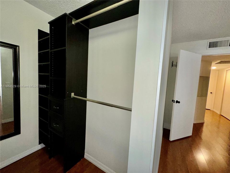 Active With Contract: $514,500 (3 beds, 2 baths, 1712 Square Feet)