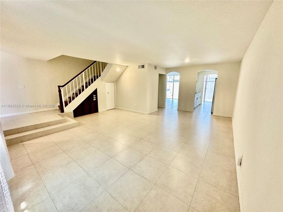 Active With Contract: $514,500 (3 beds, 2 baths, 1712 Square Feet)