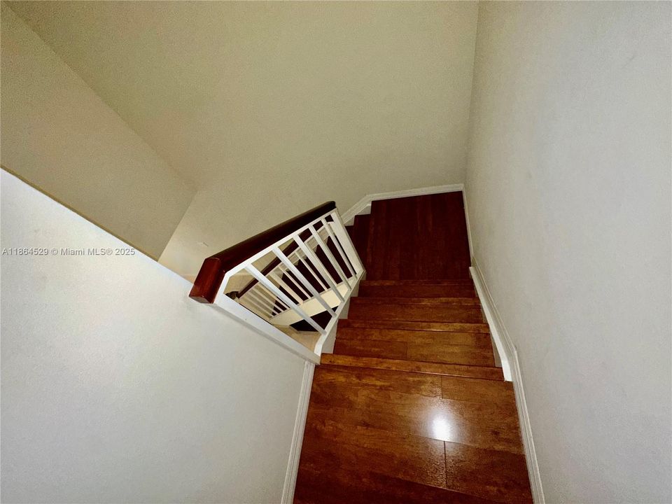 Active With Contract: $514,500 (3 beds, 2 baths, 1712 Square Feet)