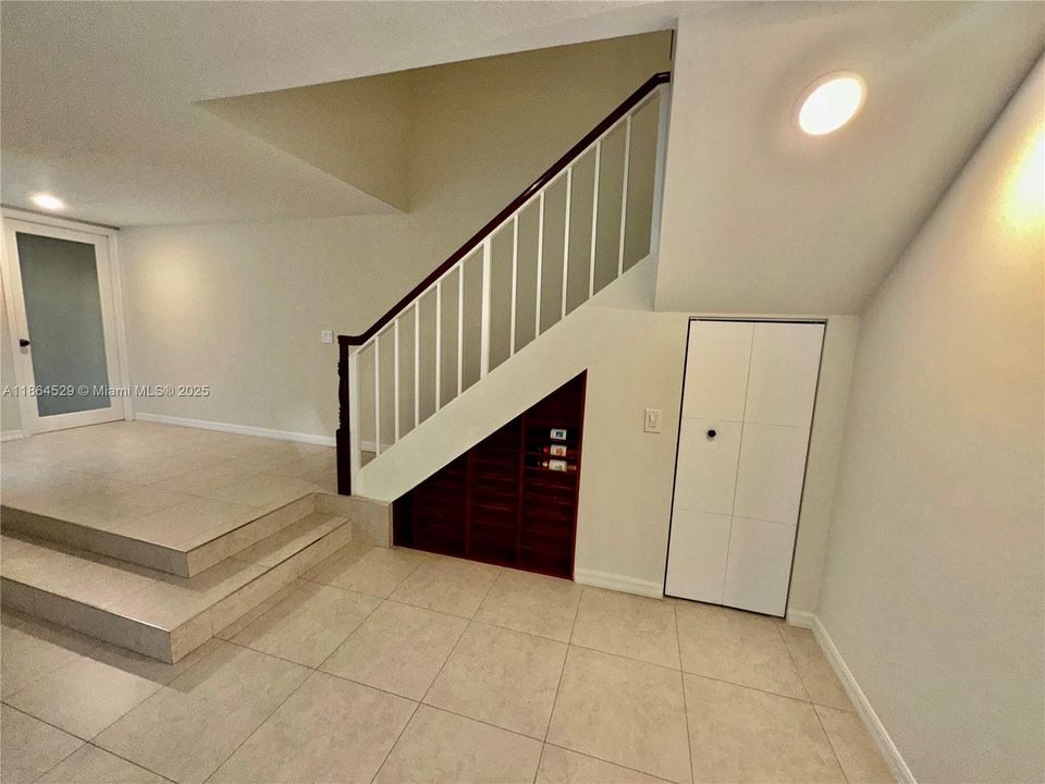 Active With Contract: $514,500 (3 beds, 2 baths, 1712 Square Feet)