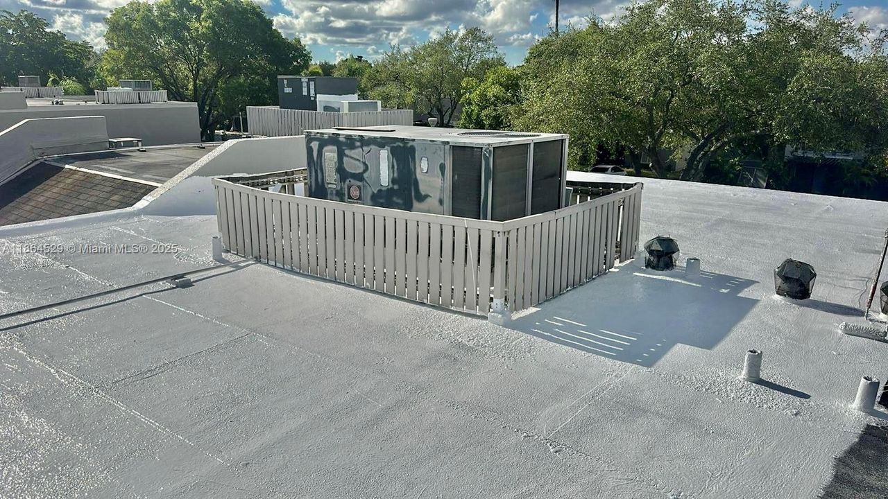 Active With Contract: $514,500 (3 beds, 2 baths, 1712 Square Feet)