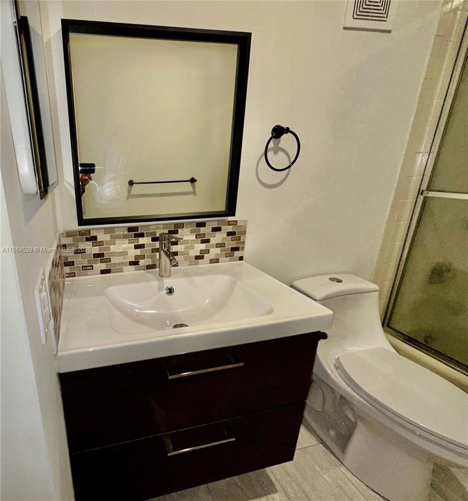 Active With Contract: $514,500 (3 beds, 2 baths, 1712 Square Feet)