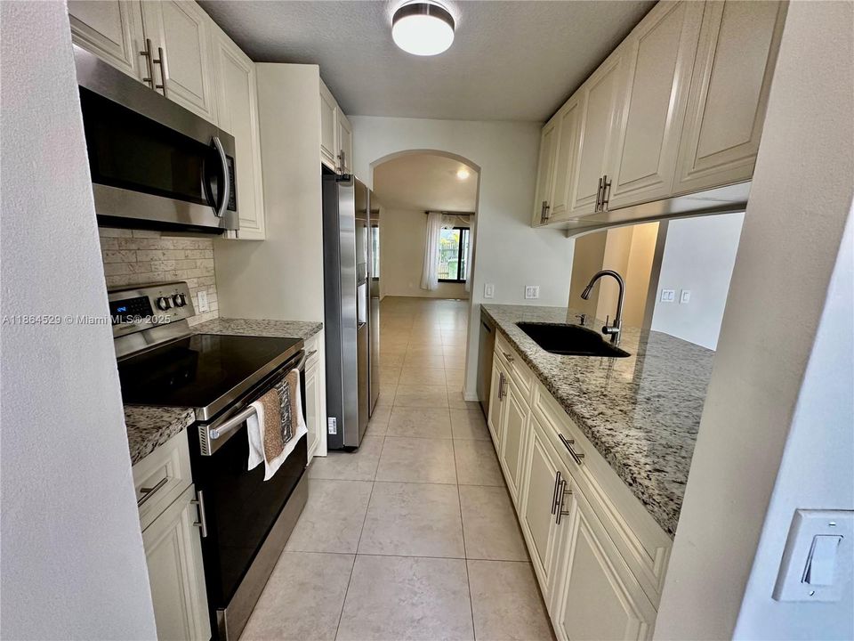 Active With Contract: $514,500 (3 beds, 2 baths, 1712 Square Feet)