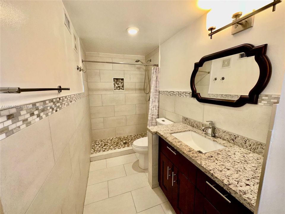 Active With Contract: $514,500 (3 beds, 2 baths, 1712 Square Feet)