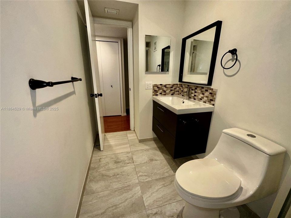 Active With Contract: $514,500 (3 beds, 2 baths, 1712 Square Feet)