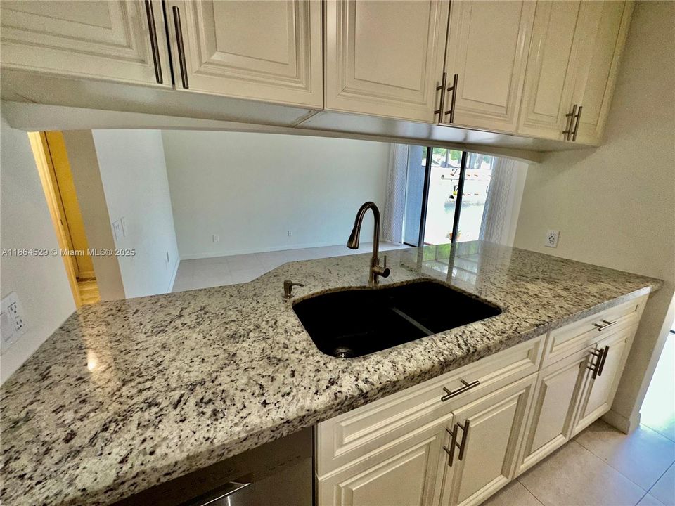 Active With Contract: $514,500 (3 beds, 2 baths, 1712 Square Feet)