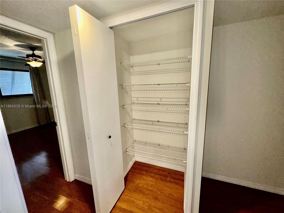 Active With Contract: $514,500 (3 beds, 2 baths, 1712 Square Feet)