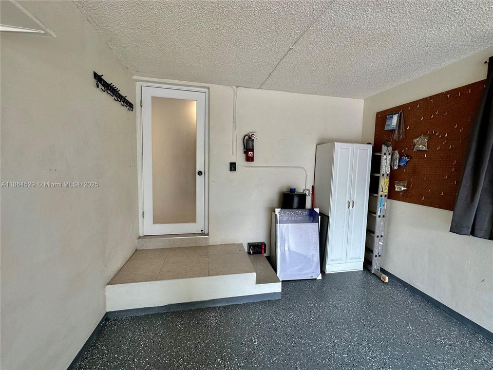 Active With Contract: $514,500 (3 beds, 2 baths, 1712 Square Feet)