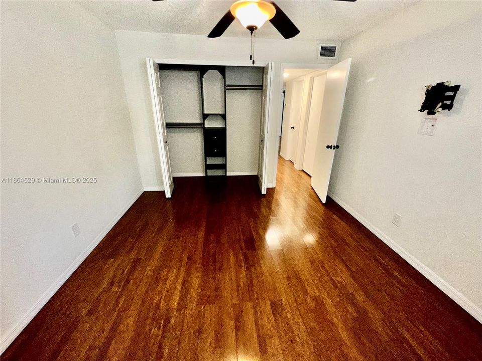 Active With Contract: $514,500 (3 beds, 2 baths, 1712 Square Feet)