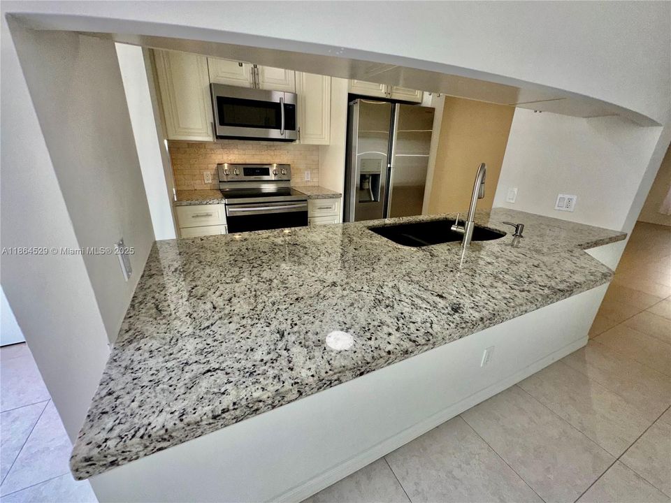 Active With Contract: $514,500 (3 beds, 2 baths, 1712 Square Feet)