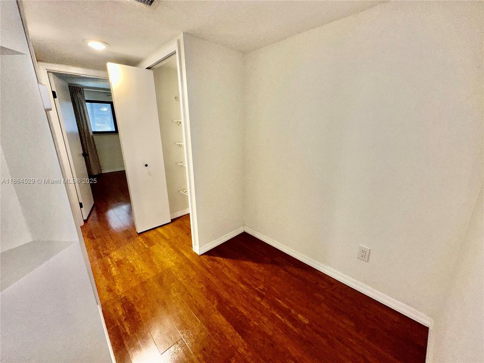 Active With Contract: $514,500 (3 beds, 2 baths, 1712 Square Feet)