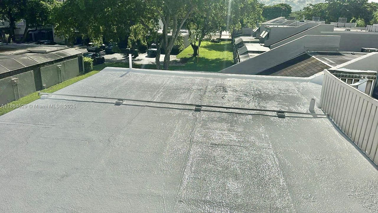 Active With Contract: $514,500 (3 beds, 2 baths, 1712 Square Feet)