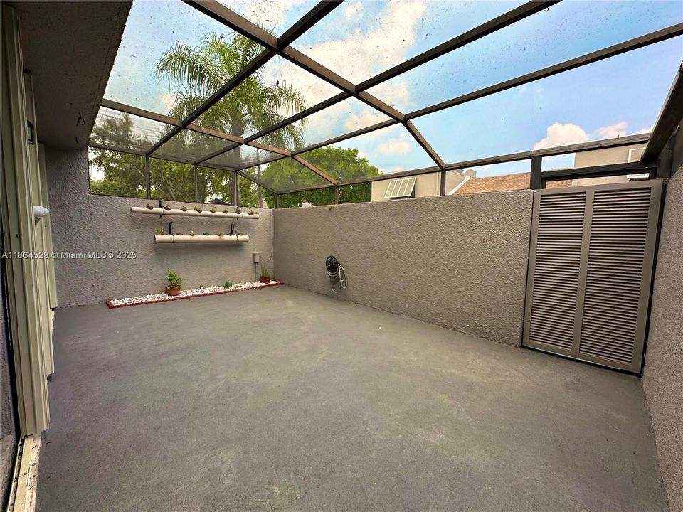 Active With Contract: $514,500 (3 beds, 2 baths, 1712 Square Feet)