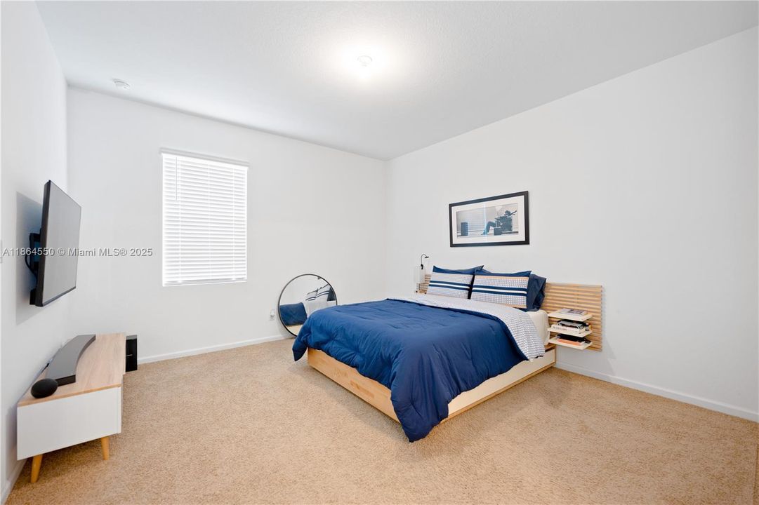 Active With Contract: $2,600 (3 beds, 2 baths, 1496 Square Feet)