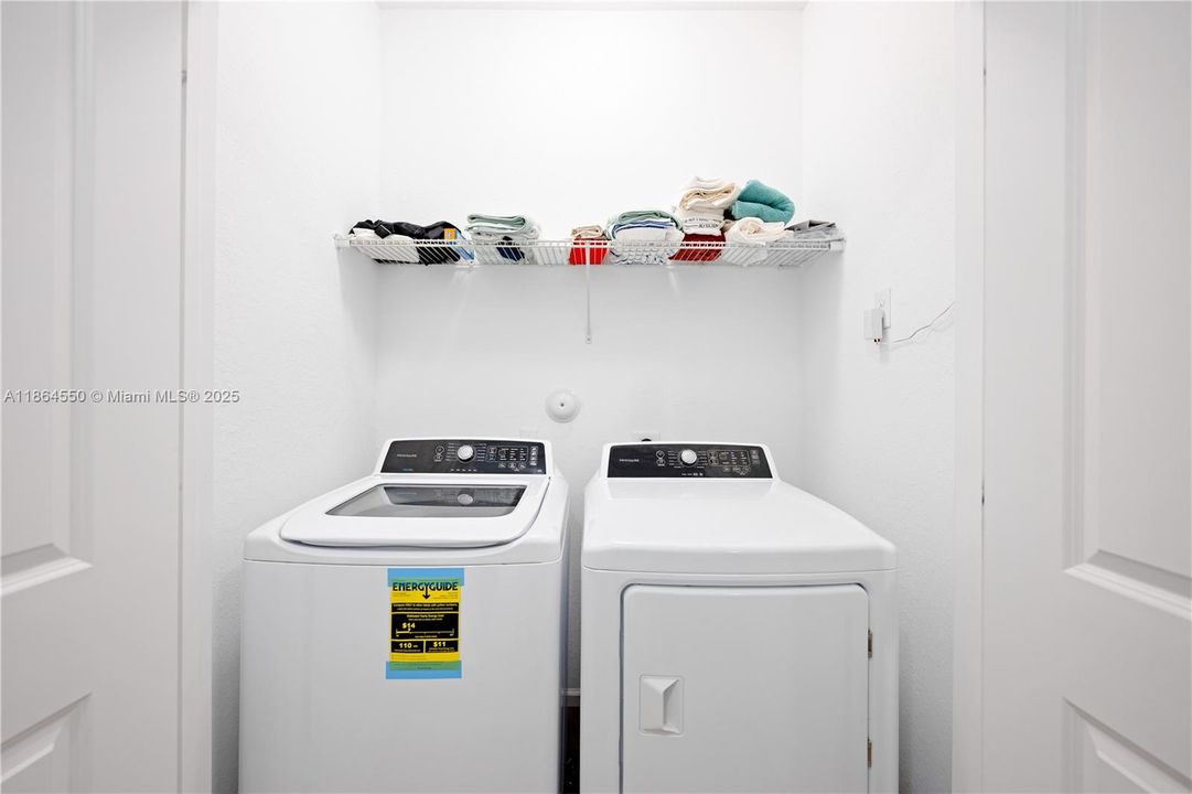 Active With Contract: $2,600 (3 beds, 2 baths, 1496 Square Feet)