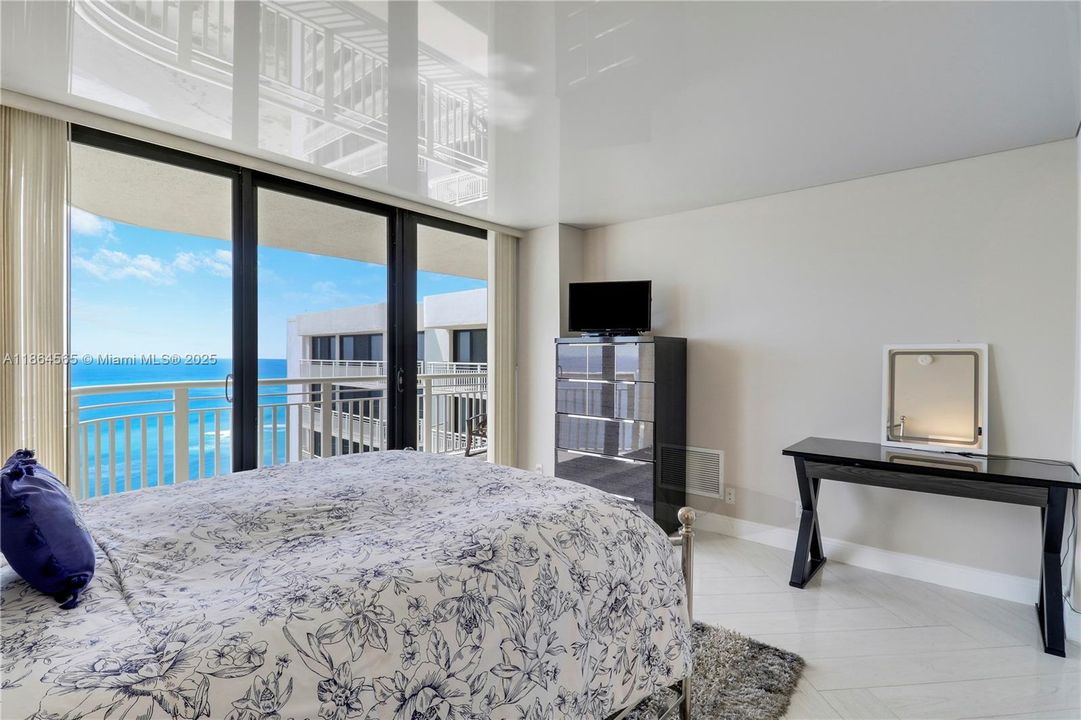Recently Rented: $11,000 (2 beds, 2 baths, 1445 Square Feet)