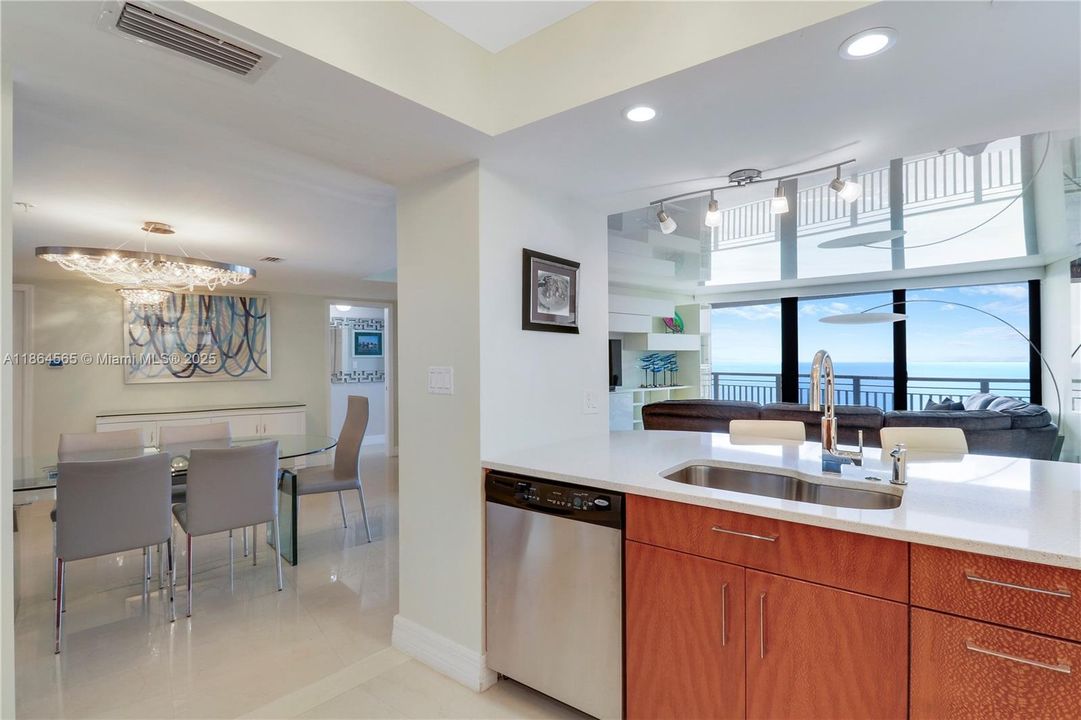 Recently Rented: $11,000 (2 beds, 2 baths, 1445 Square Feet)