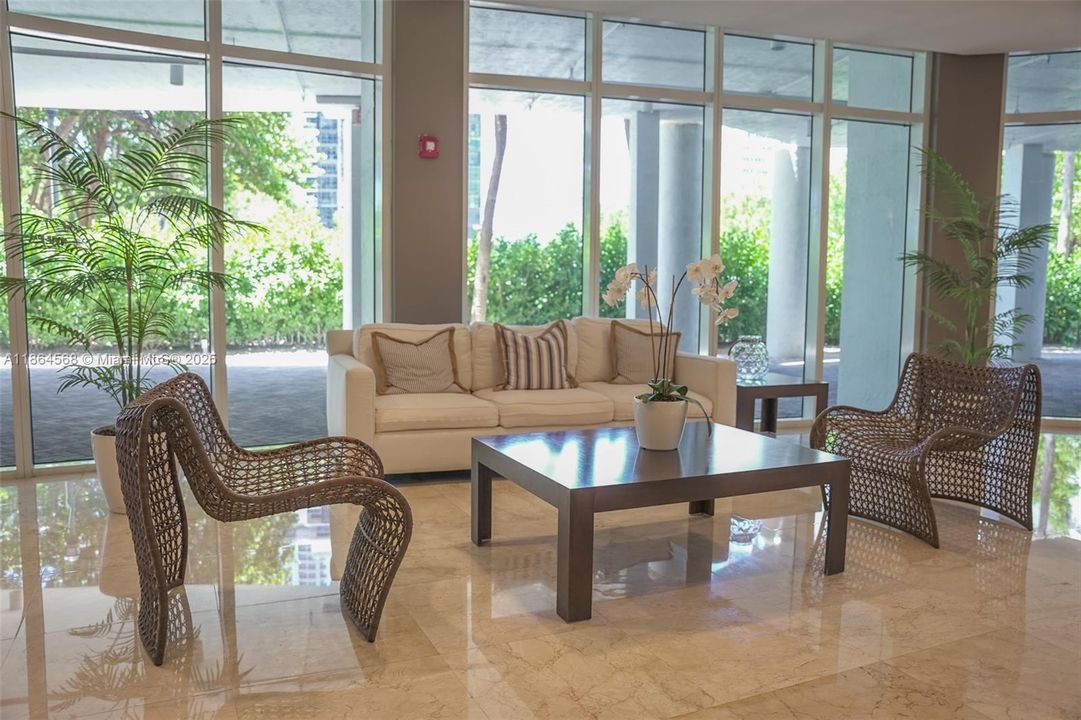 For Sale: $1,625,000 (2 beds, 2 baths, 1128 Square Feet)