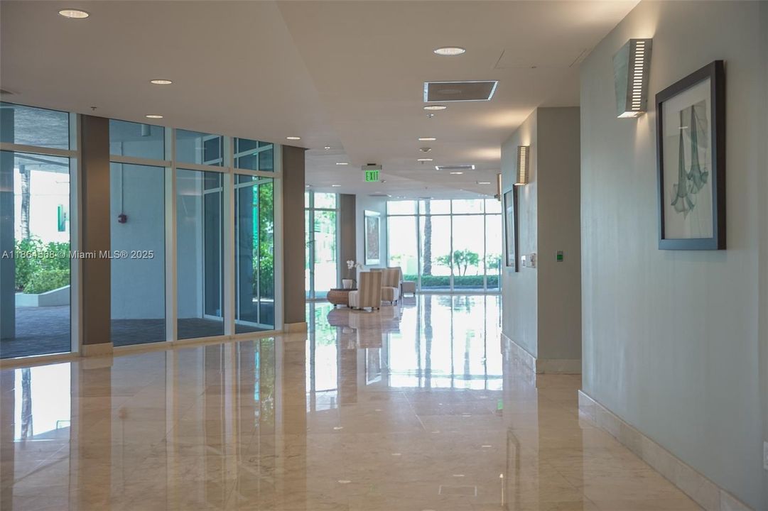 For Sale: $1,625,000 (2 beds, 2 baths, 1128 Square Feet)