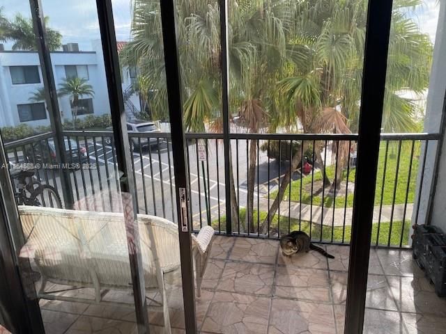 待售: $284,900 (2 贝兹, 2 浴室, 1220 平方英尺)