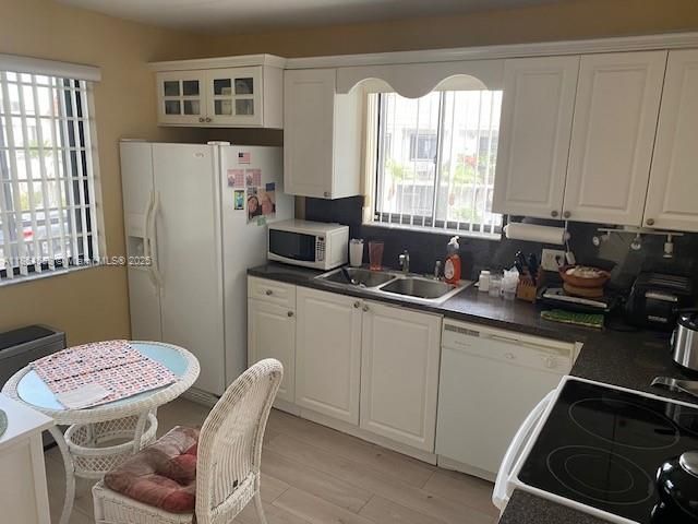 待售: $284,900 (2 贝兹, 2 浴室, 1220 平方英尺)