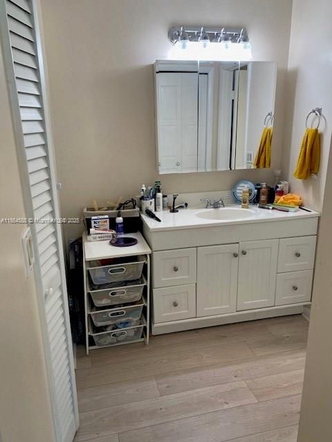 待售: $284,900 (2 贝兹, 2 浴室, 1220 平方英尺)