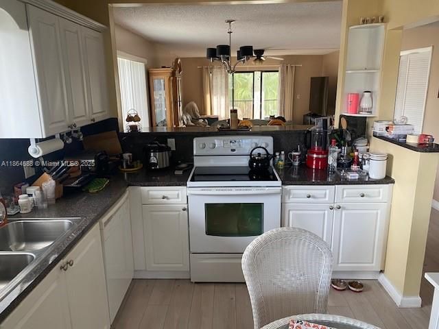 待售: $284,900 (2 贝兹, 2 浴室, 1220 平方英尺)