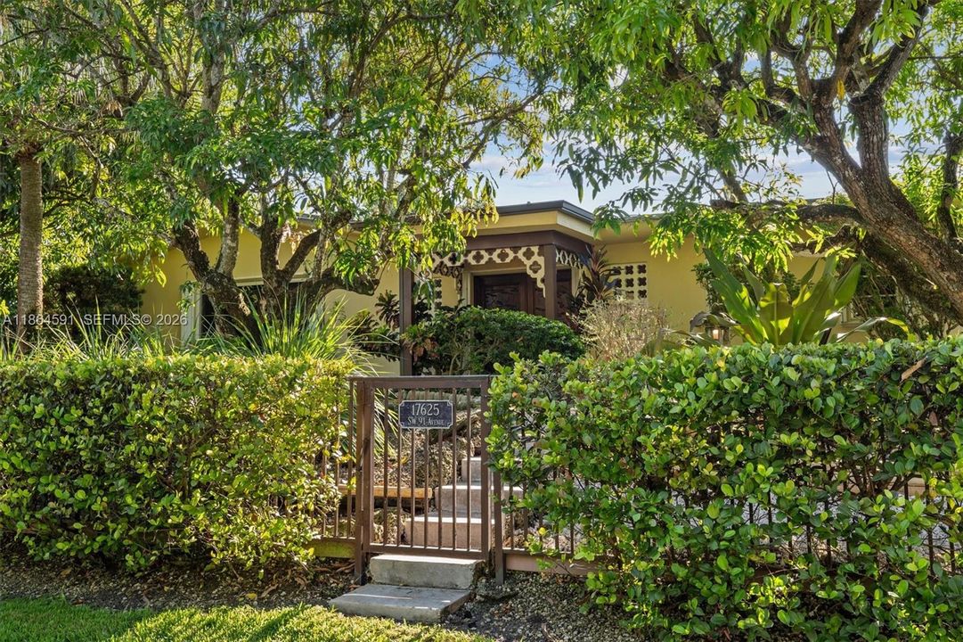 En Venta: $950,000 (4 camas, 3 baños, 1977 Pies cuadrados)