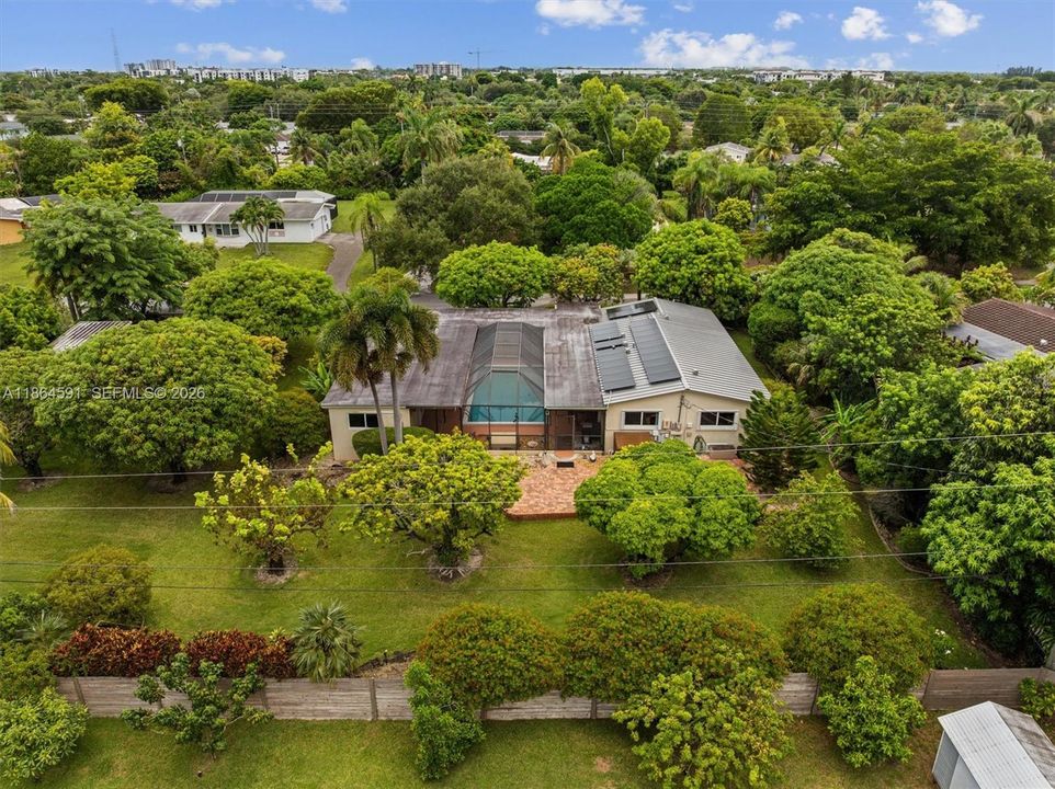En Venta: $950,000 (4 camas, 3 baños, 1977 Pies cuadrados)