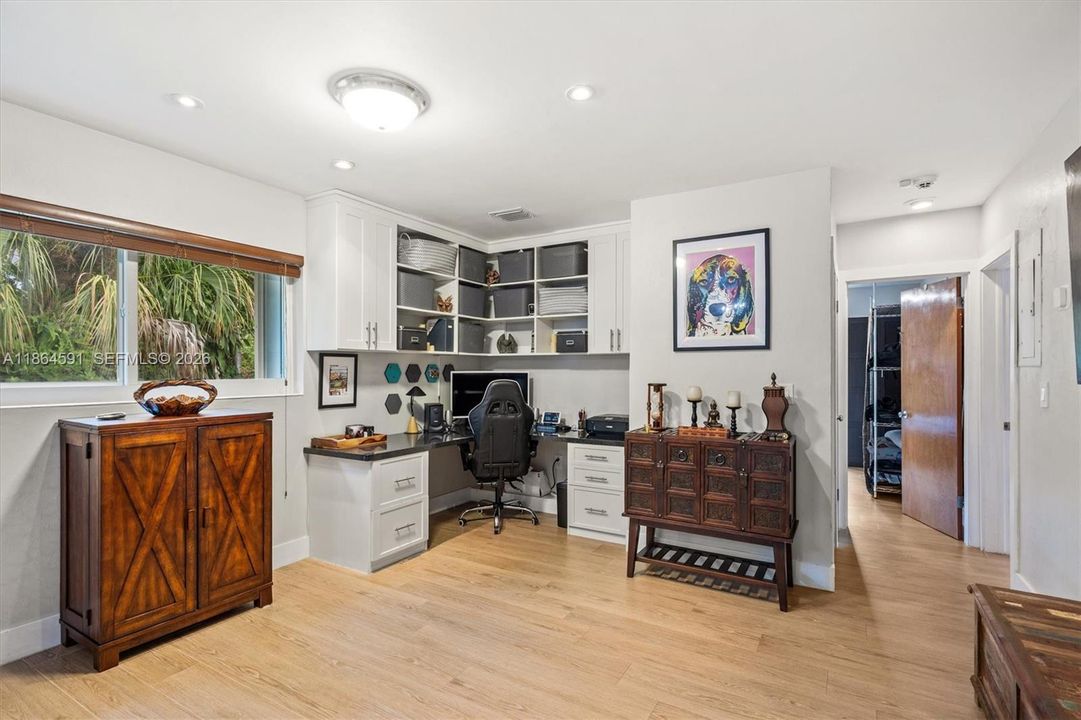 En Venta: $950,000 (4 camas, 3 baños, 1977 Pies cuadrados)