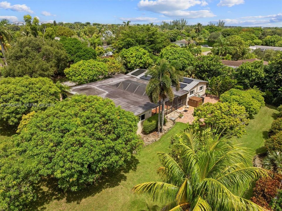 En Venta: $950,000 (4 camas, 3 baños, 1977 Pies cuadrados)