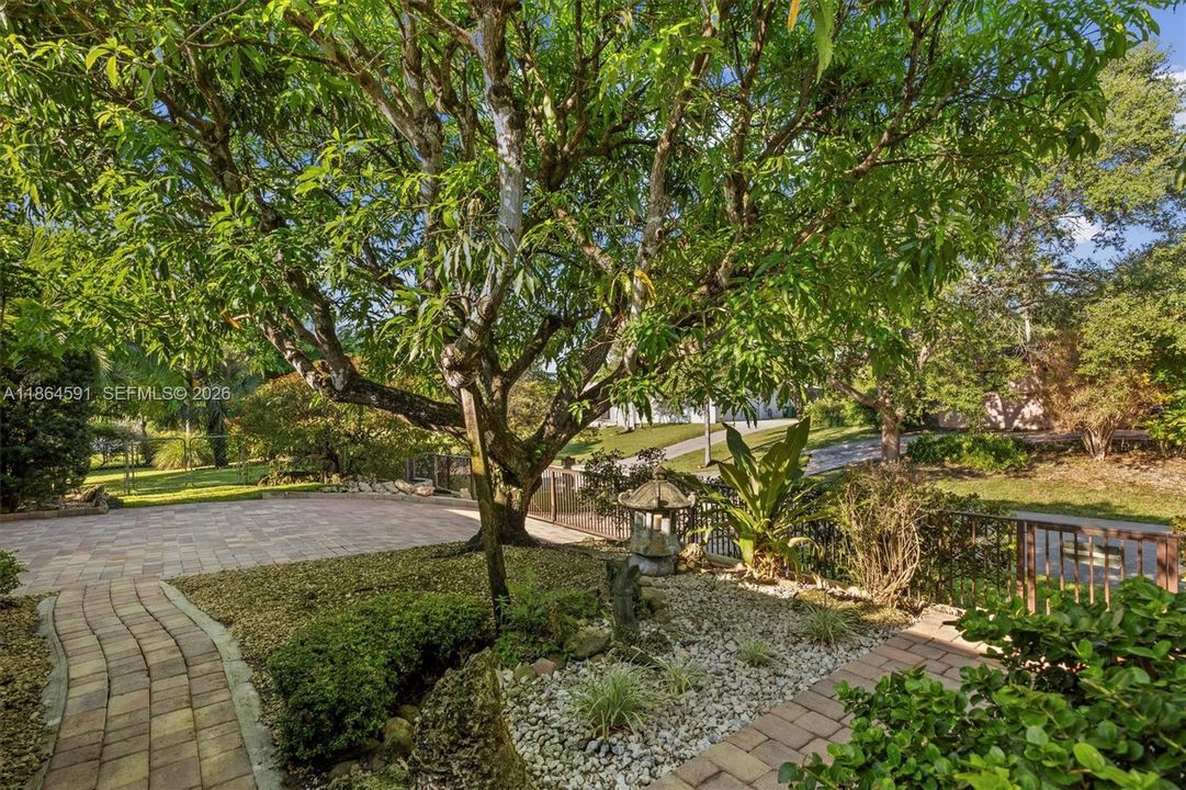En Venta: $950,000 (4 camas, 3 baños, 1977 Pies cuadrados)