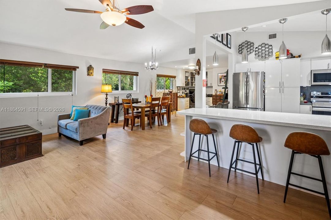 En Venta: $950,000 (4 camas, 3 baños, 1977 Pies cuadrados)