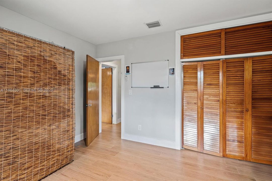 En Venta: $950,000 (4 camas, 3 baños, 1977 Pies cuadrados)
