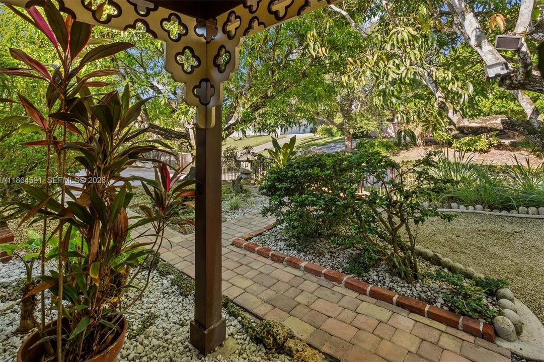 En Venta: $950,000 (4 camas, 3 baños, 1977 Pies cuadrados)