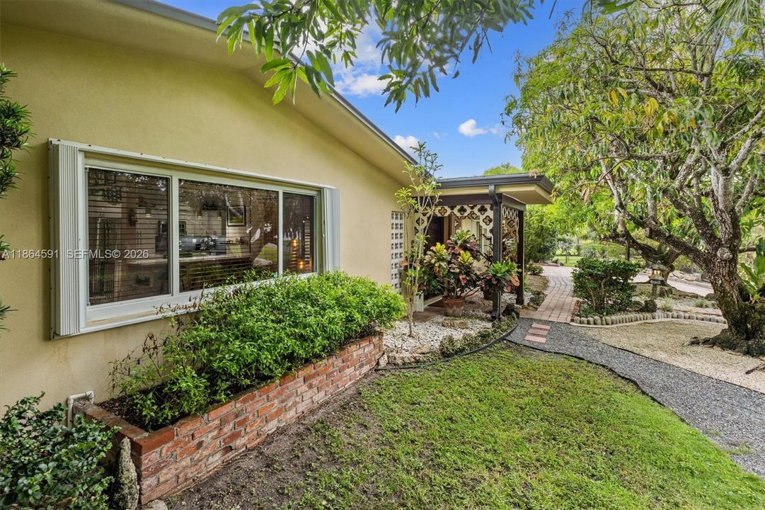 En Venta: $950,000 (4 camas, 3 baños, 1977 Pies cuadrados)