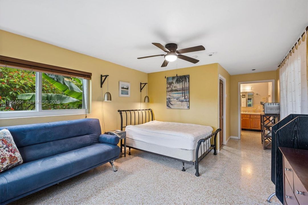 En Venta: $950,000 (4 camas, 3 baños, 1977 Pies cuadrados)