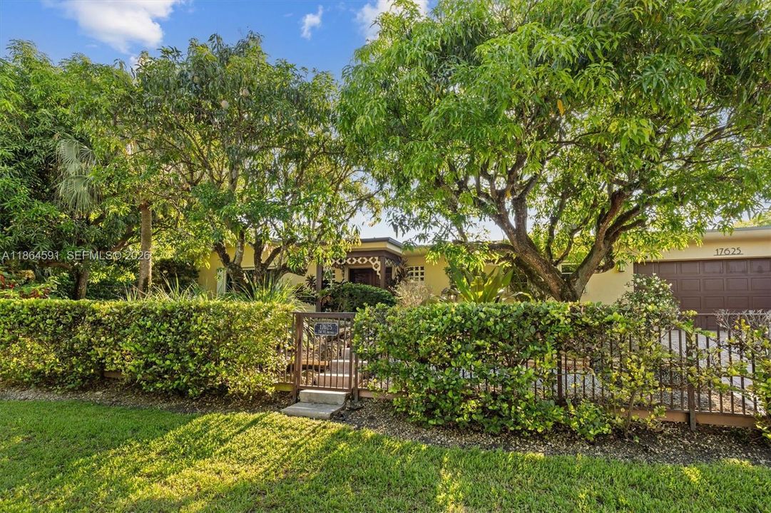 En Venta: $950,000 (4 camas, 3 baños, 1977 Pies cuadrados)