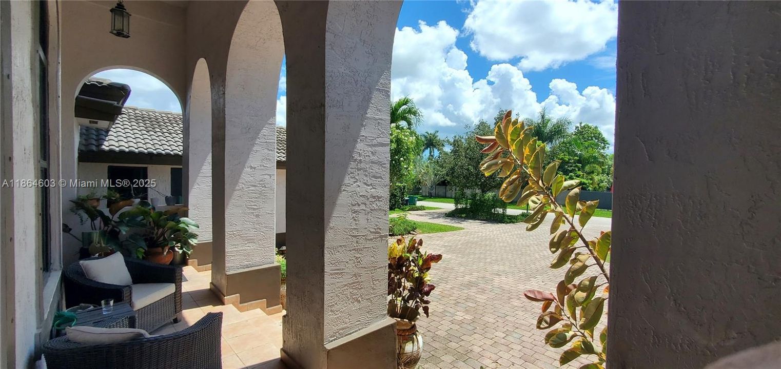 En Venta: $1,235,000 (5 camas, 4 baños, 3384 Pies cuadrados)