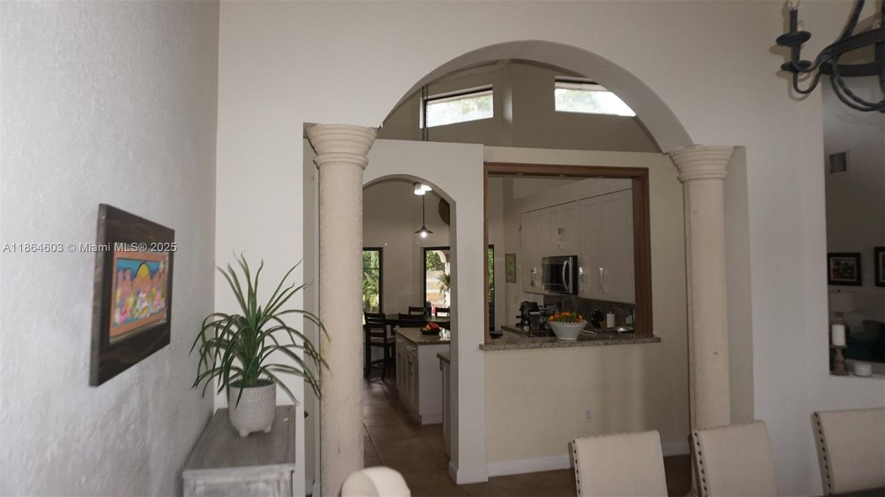 En Venta: $1,235,000 (5 camas, 4 baños, 3384 Pies cuadrados)