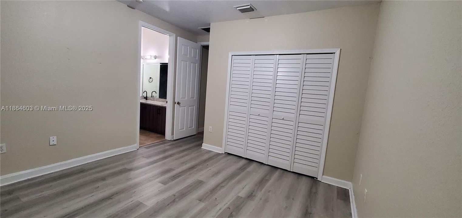 Bedroom #4(Jack and Jill)