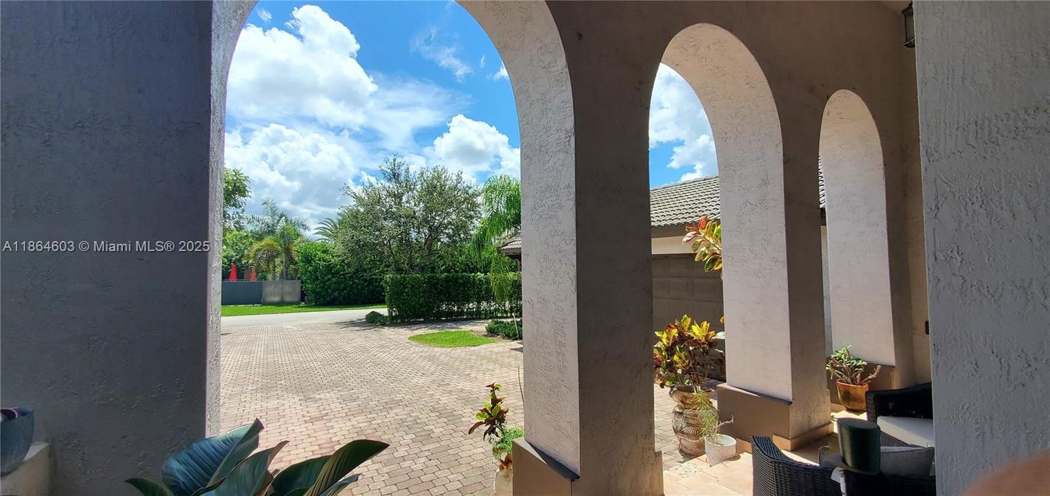 En Venta: $1,235,000 (5 camas, 4 baños, 3384 Pies cuadrados)