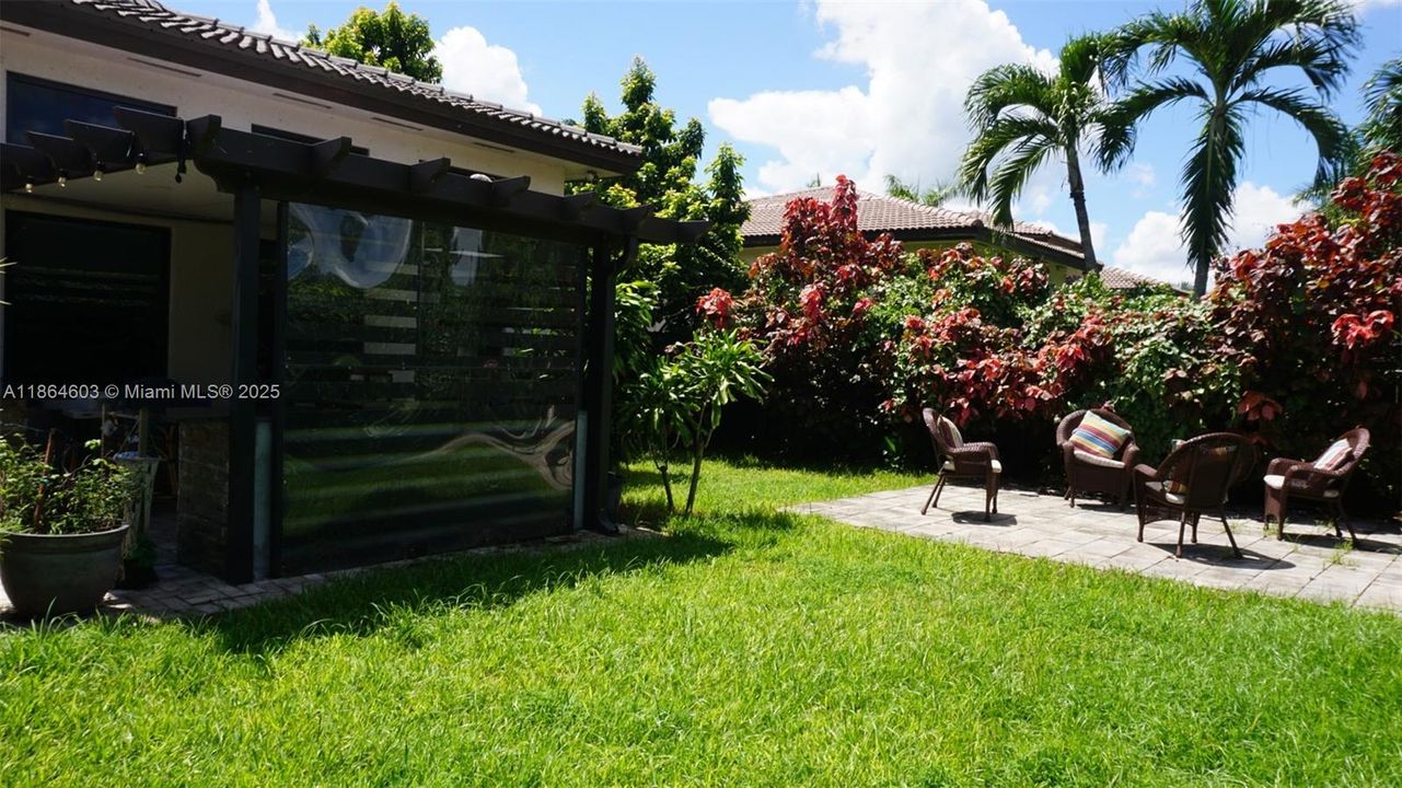 En Venta: $1,235,000 (5 camas, 4 baños, 3384 Pies cuadrados)