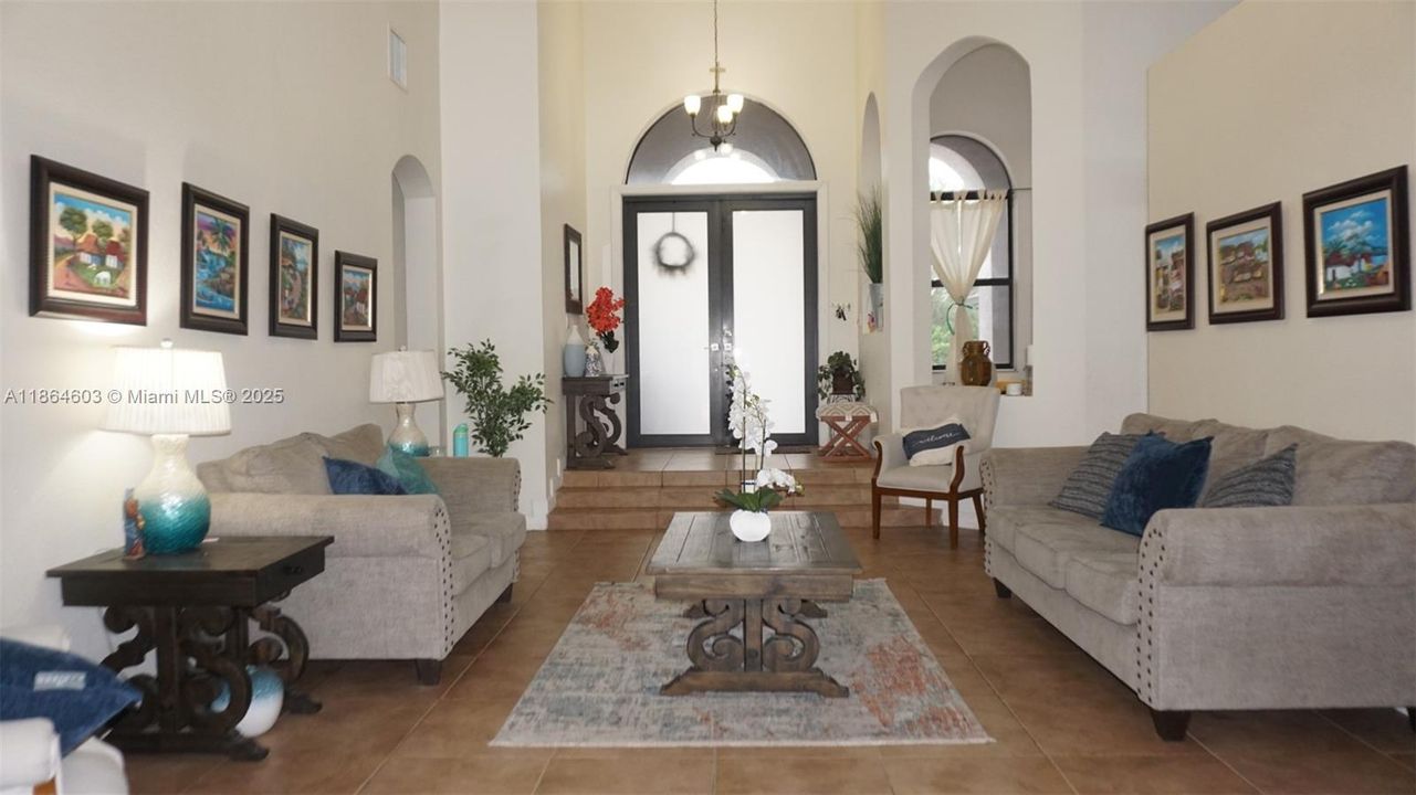 En Venta: $1,235,000 (5 camas, 4 baños, 3384 Pies cuadrados)