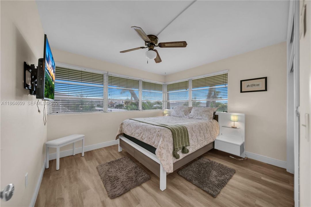 En Venta: $225,550 (2 camas, 2 baños, 1117 Pies cuadrados)