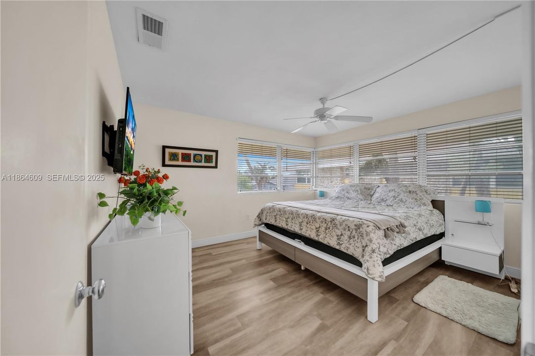 En Venta: $225,550 (2 camas, 2 baños, 1117 Pies cuadrados)