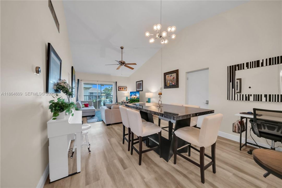 En Venta: $225,550 (2 camas, 2 baños, 1117 Pies cuadrados)