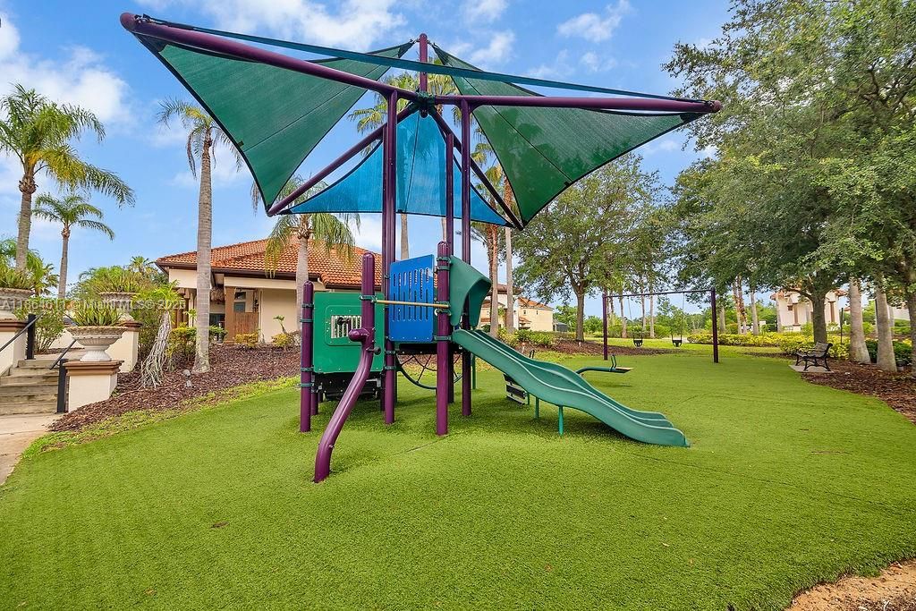 На продажу: $595,900 (6 спален, 5 ванн, 0 Квадратных фут)